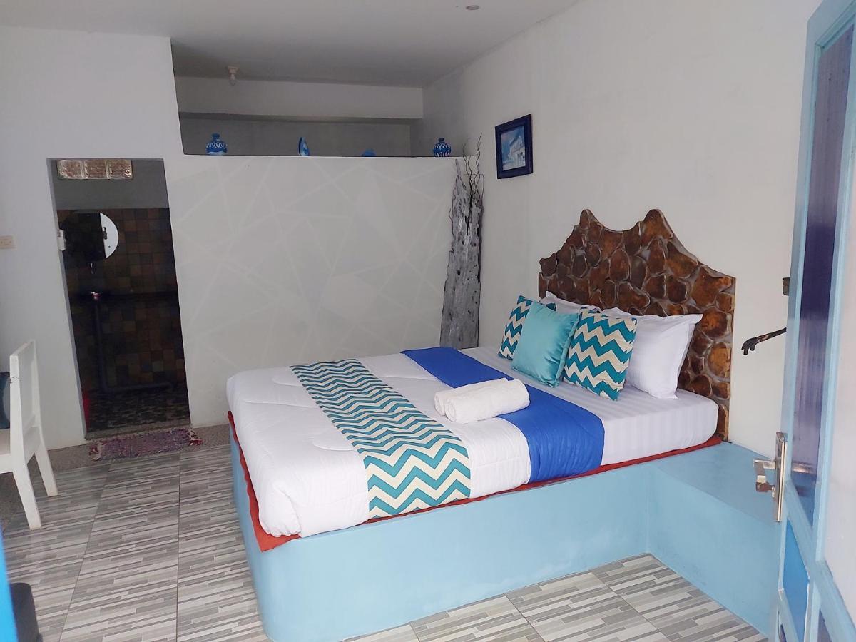 Blue Coral Homestay Karimunjawa-Inseln Exterior foto