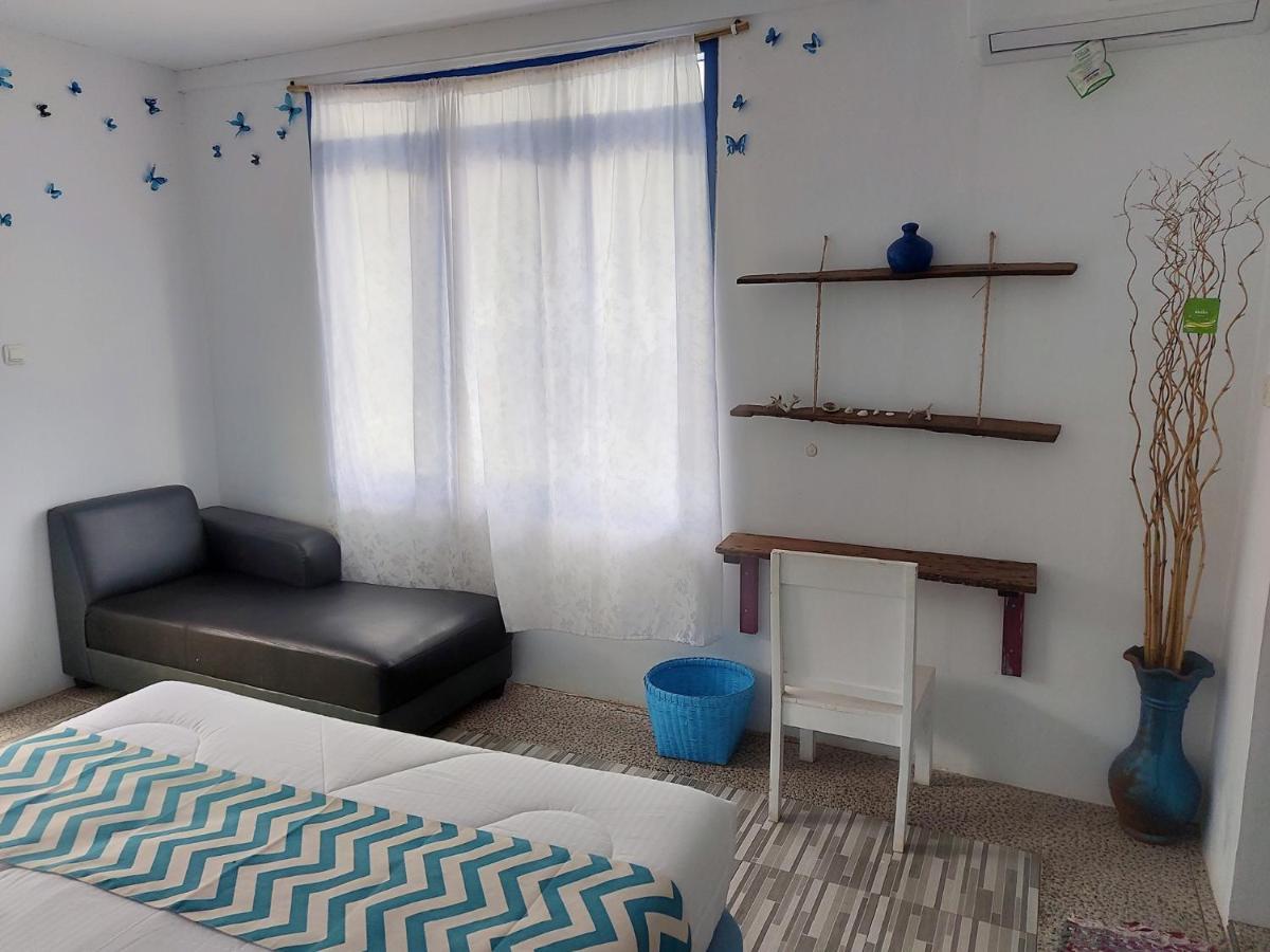Blue Coral Homestay Karimunjawa-Inseln Exterior foto