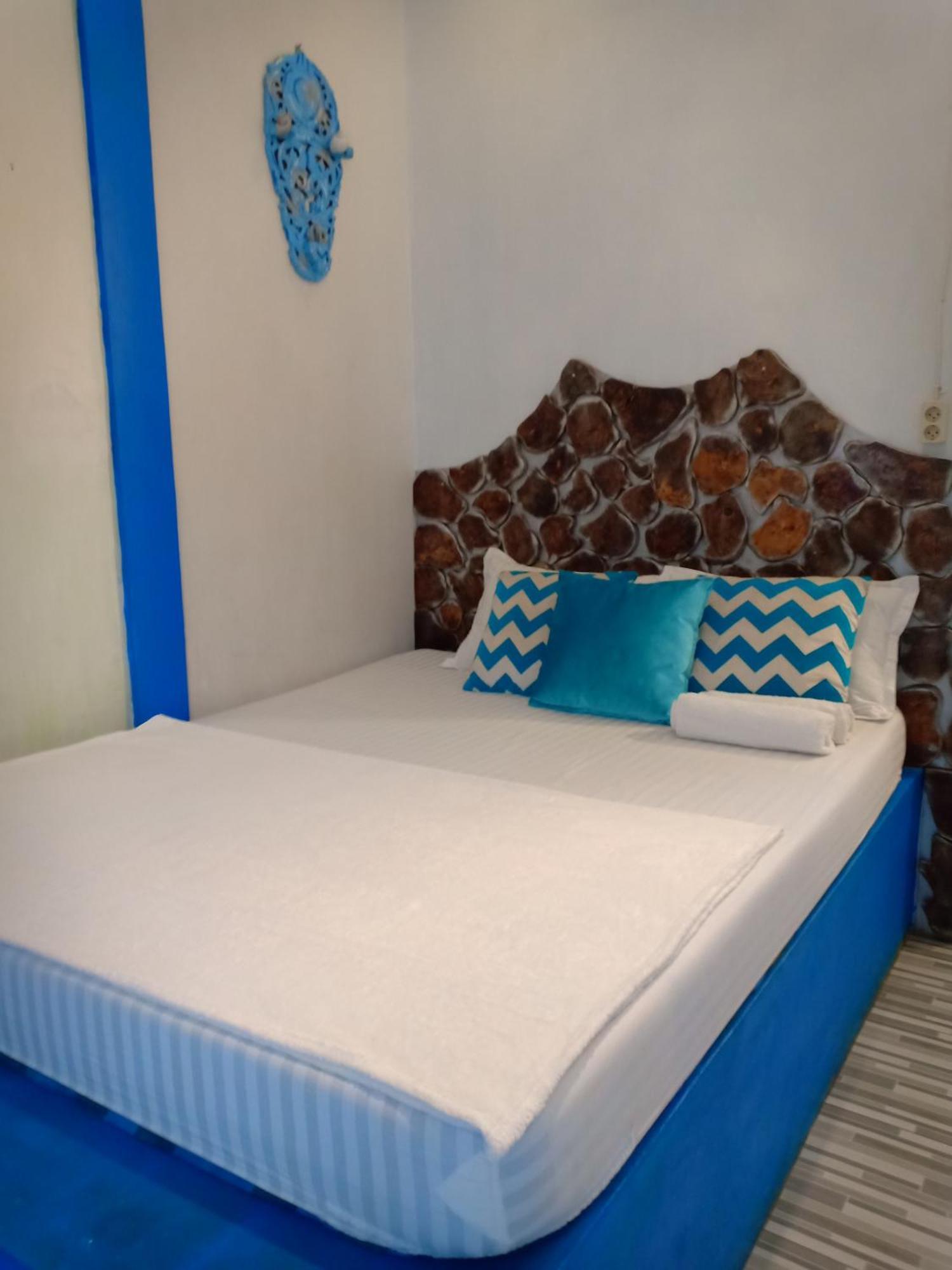 Blue Coral Homestay Karimunjawa-Inseln Exterior foto