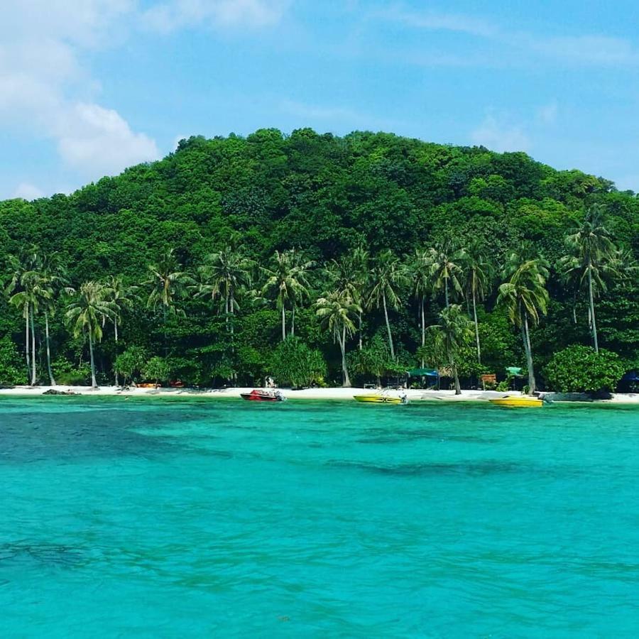 Blue Coral Homestay Karimunjawa-Inseln Exterior foto