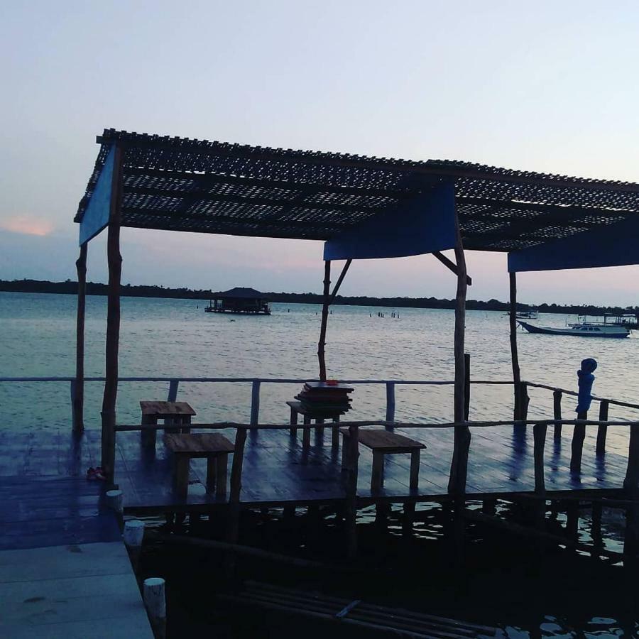 Blue Coral Homestay Karimunjawa-Inseln Exterior foto