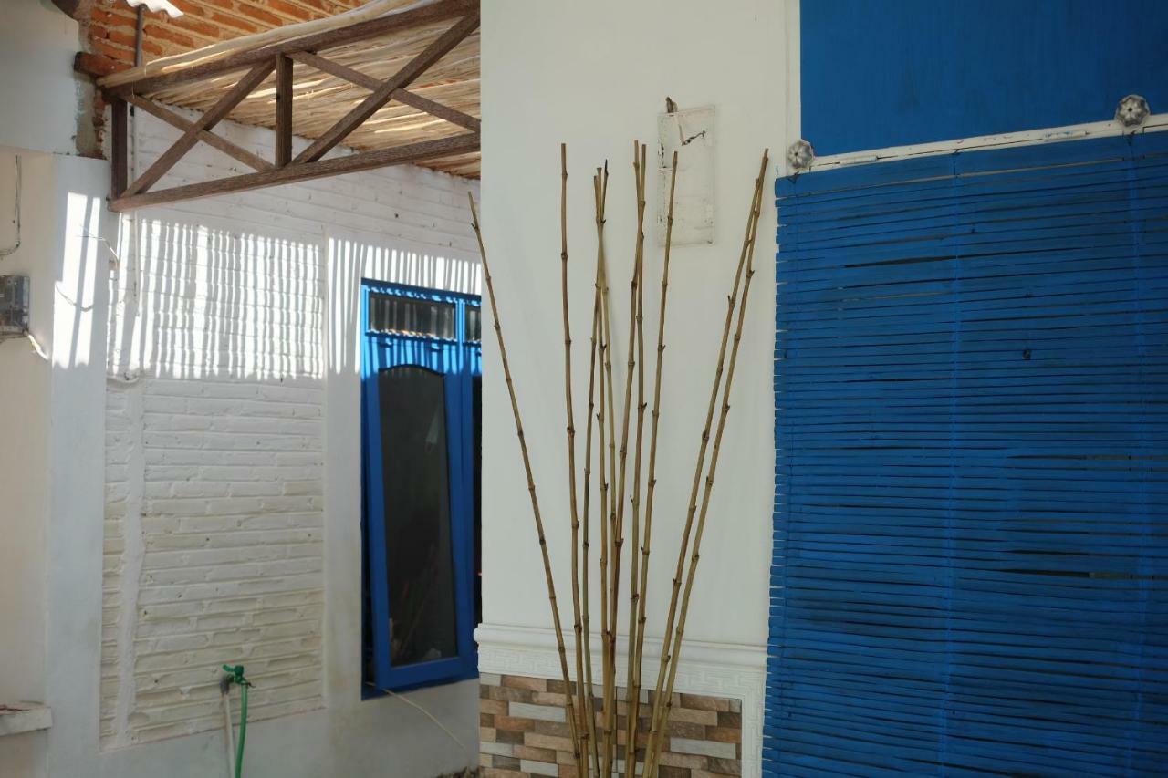 Blue Coral Homestay Karimunjawa-Inseln Exterior foto