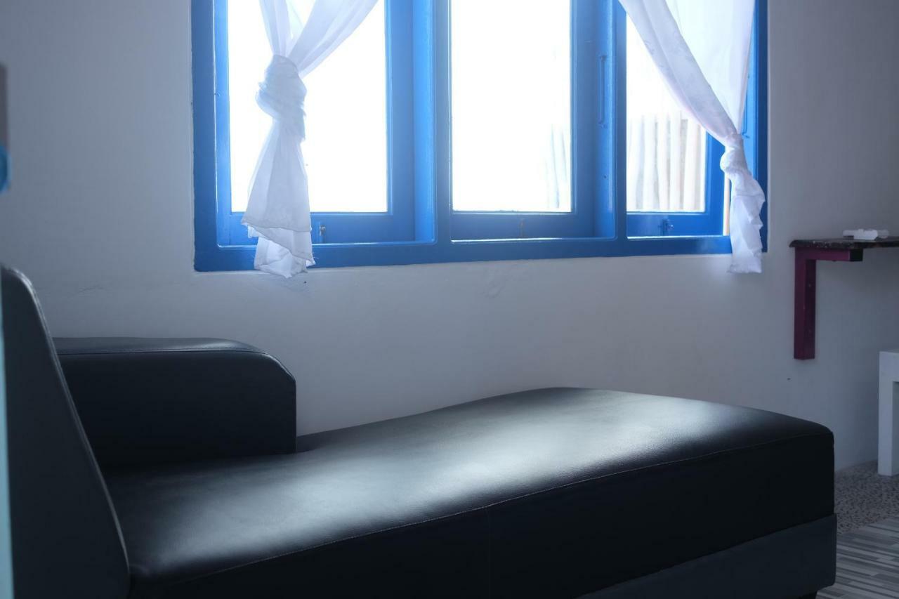 Blue Coral Homestay Karimunjawa-Inseln Exterior foto