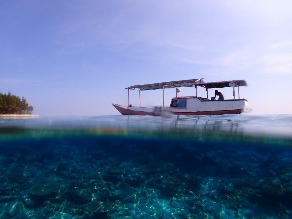 Blue Coral Homestay Karimunjawa-Inseln Exterior foto