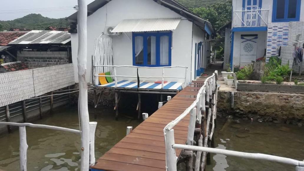 Blue Coral Homestay Karimunjawa-Inseln Exterior foto